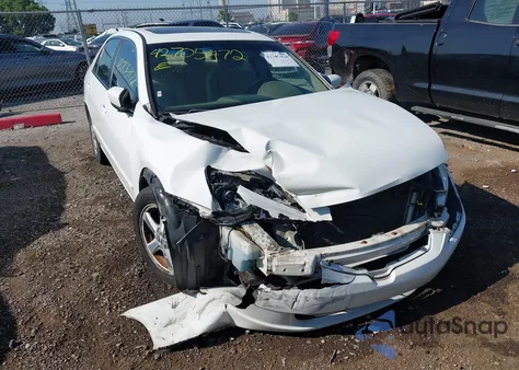 2005 Honda Accord 2.4 Ex z USA, uszkodzony, nr VIN 1HGCM56795A086155